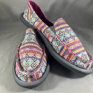 Sanuk women’s slip-on shoes size 8
